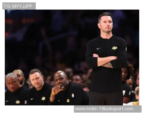 雷迪克点评斯玛特场上对抗激烈认为应增加出手机会提升表现 雷迪克点评斯玛特场上对抗激烈认为应增加出手机会提升表现