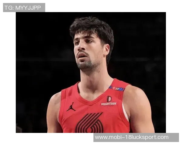 开拓者在半场战报中领先爵士21分阿夫迪亚贡献23分7篮板表现出色 开拓者在半场战报中领先爵士21分阿夫迪亚贡献23分7篮板表现出色