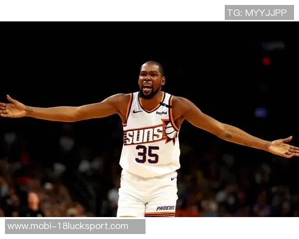 戈贝尔罚球失误频频杜兰特无奈露出搞笑表情引发热议 戈贝尔罚球失误频频杜兰特无奈露出搞笑表情引发热议